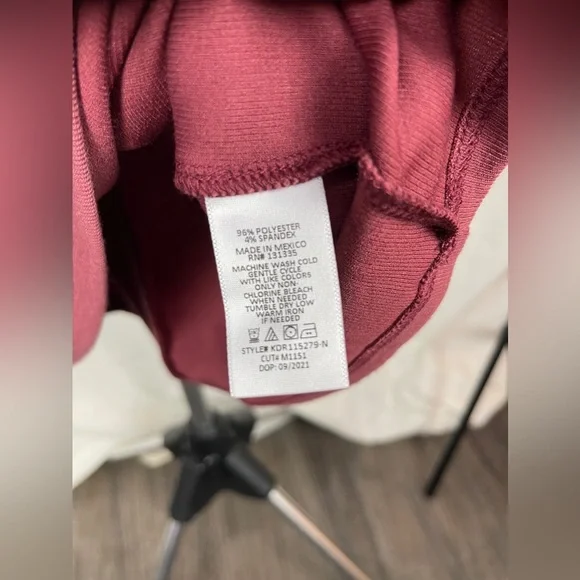 Socialite Side Cutout Red Long Sleeve Dress Size Large NWT - Picture 11 of 11